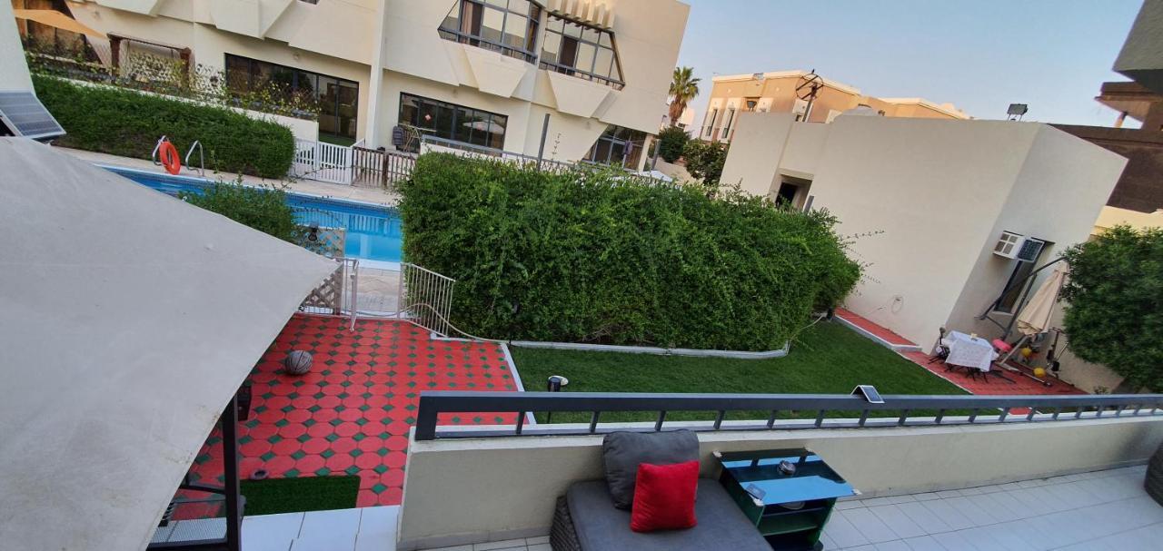 Jumeirah Beach Villa Дубай Экстерьер фото