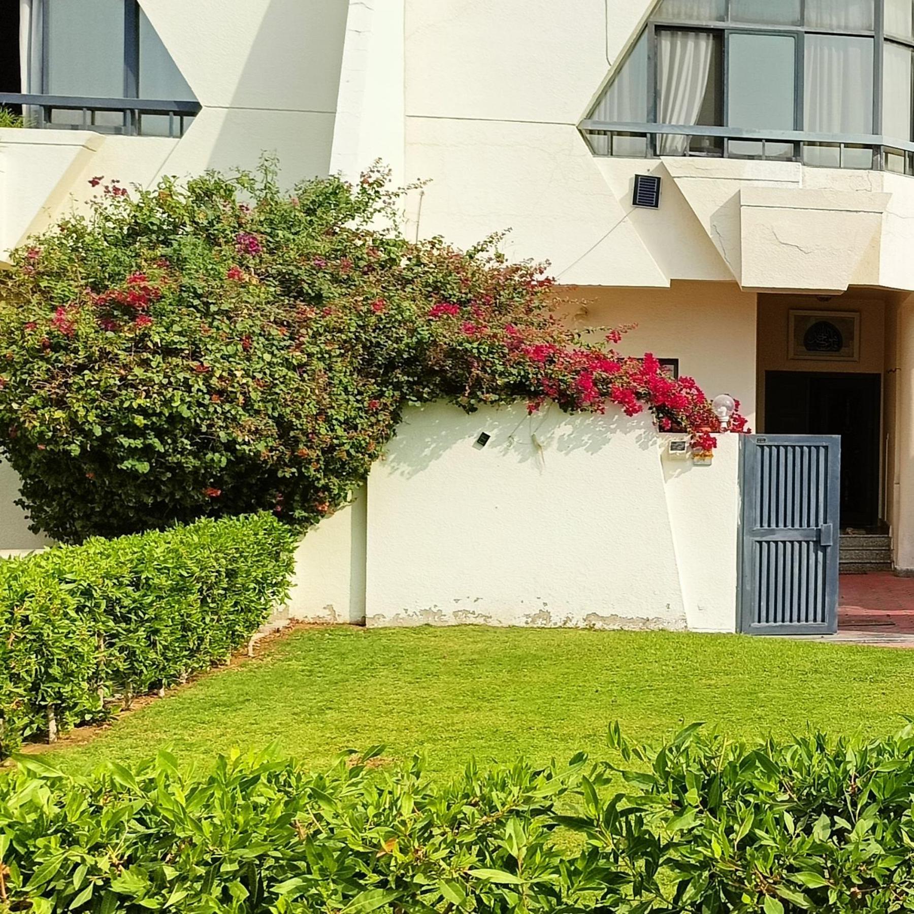 Jumeirah Beach Villa Дубай Экстерьер фото